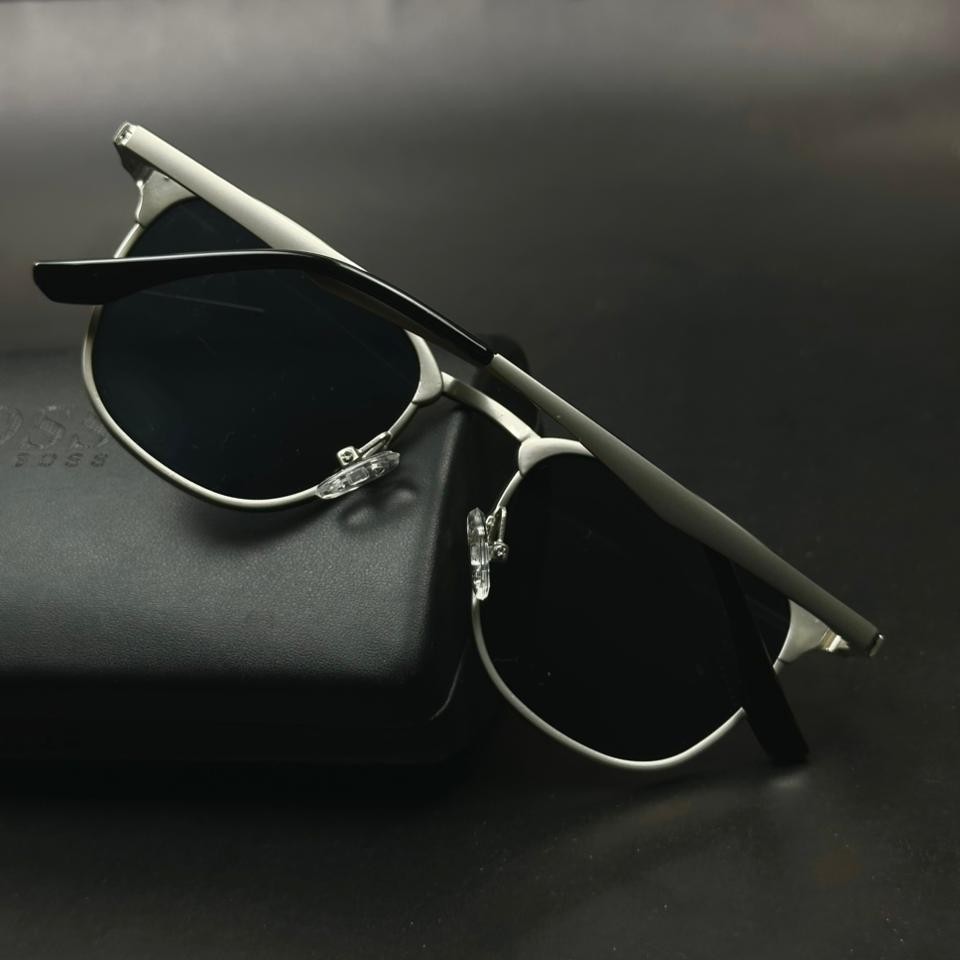 Marc Jacobs Premium Metal Frame Sunglasses - Image 4